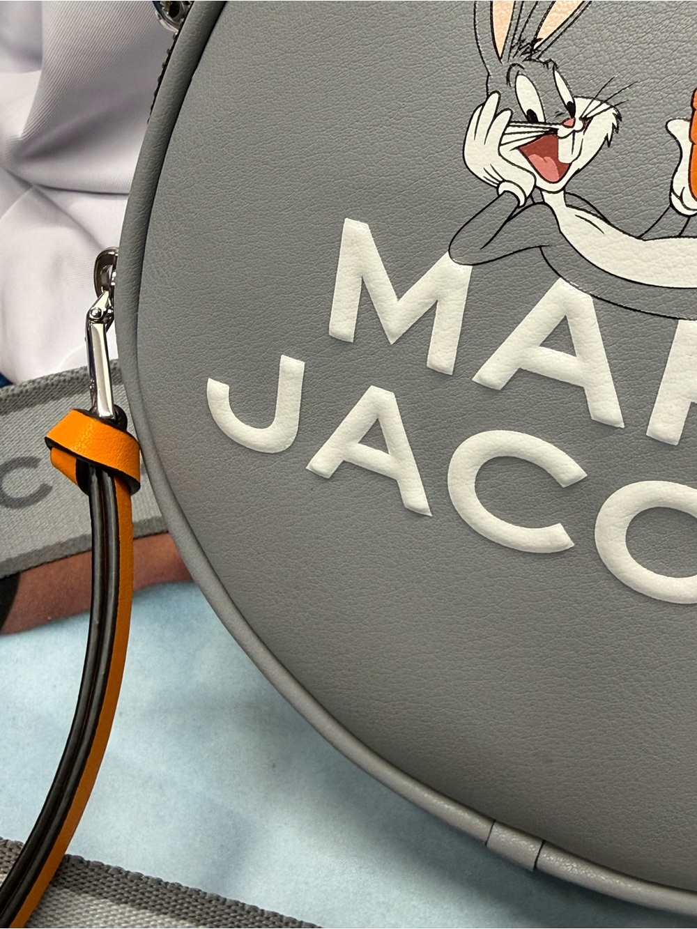 (new+tag) Marc Jacobs x Looney Tunes Bugs Bunny Collaboration Round Crossbody - Picture 3 of 17